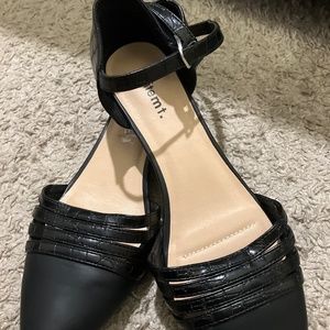 Women’s shoes